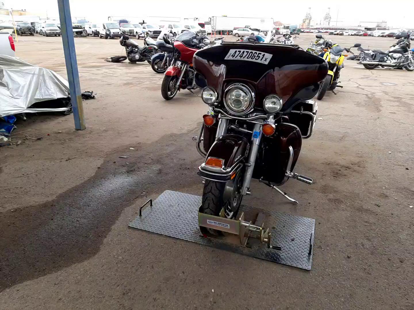 2009 HARLEY-DAVIDSON FLHTCU 1HD1FC4119Y666143