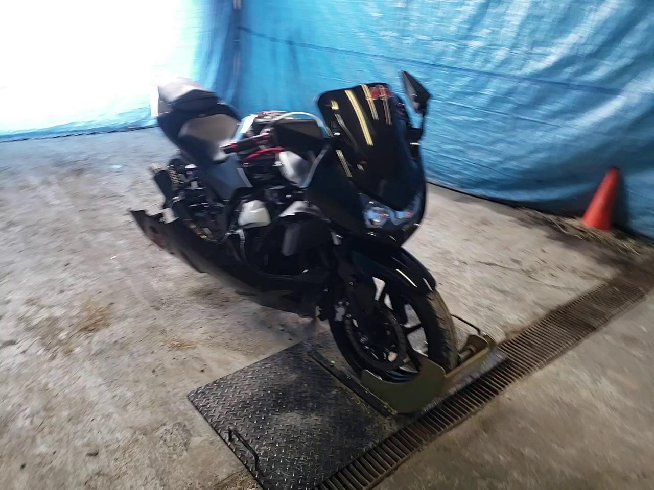 2011 KAWASAKI EX250 J JKAEXMJ13BDA76028