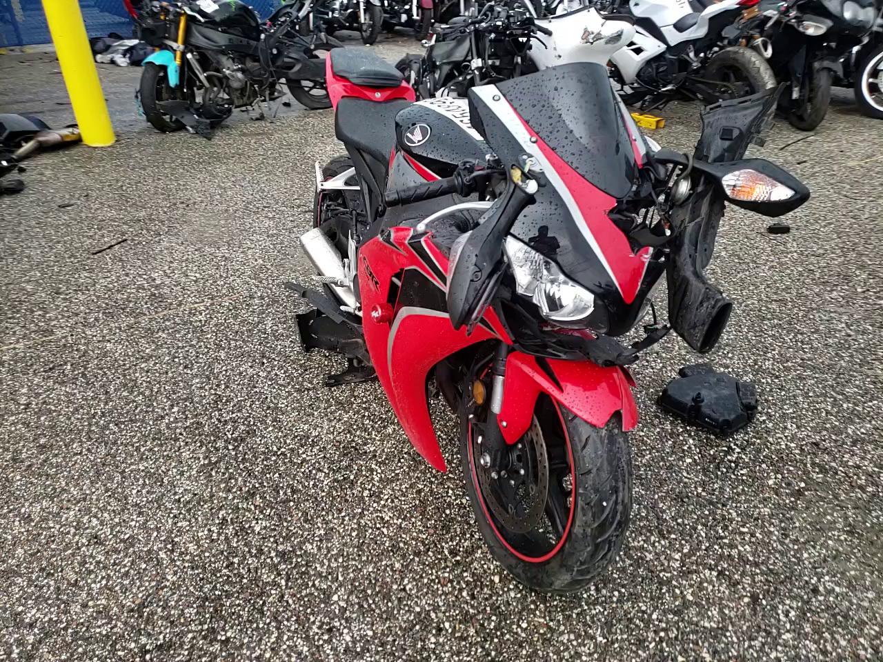 2010 HONDA CBR1000 RR JH2SC5908AK200671