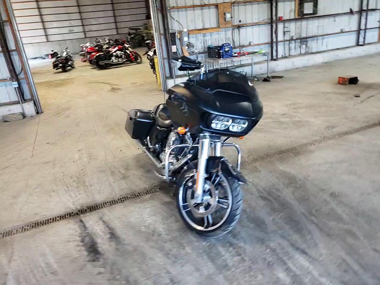 2015 HARLEY-DAVIDSON FLTRX ROAD 1HD1KHM12FB703210
