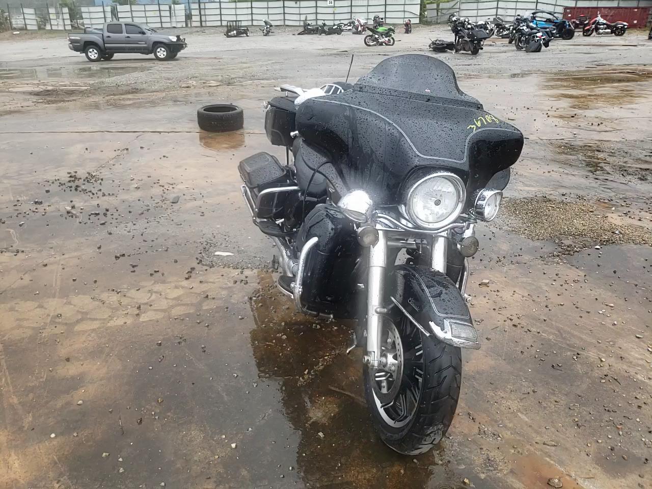 2010 HARLEY-DAVIDSON FLHTC 1HD1FF41XAB633411