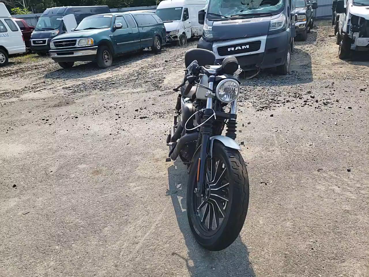 2010 HARLEY-DAVIDSON XL883 N 1HD4LE216AC405046