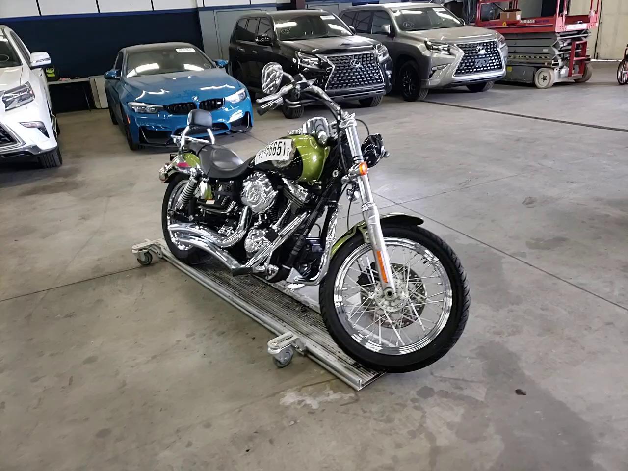 2011 HARLEY-DAVIDSON FXDC 1HD1GV416BC318141