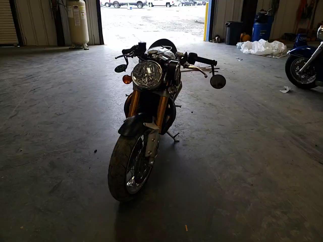 2018 TRIUMPH MOTORCYCLE THRUXTON 1 SMTD21HF8JT861809