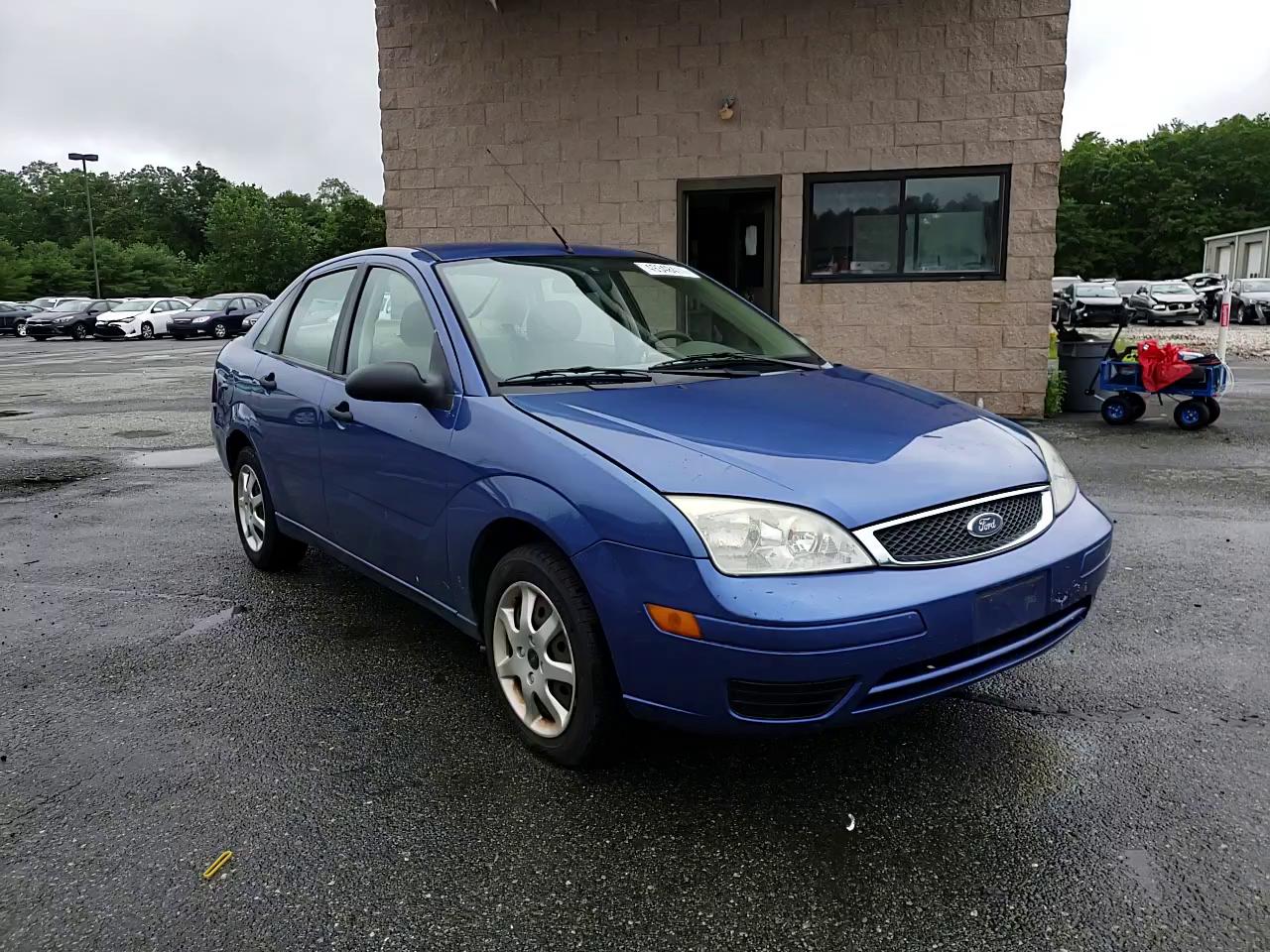 2005 FORD FOCUS ZX4 1FAFP34NX5W165755