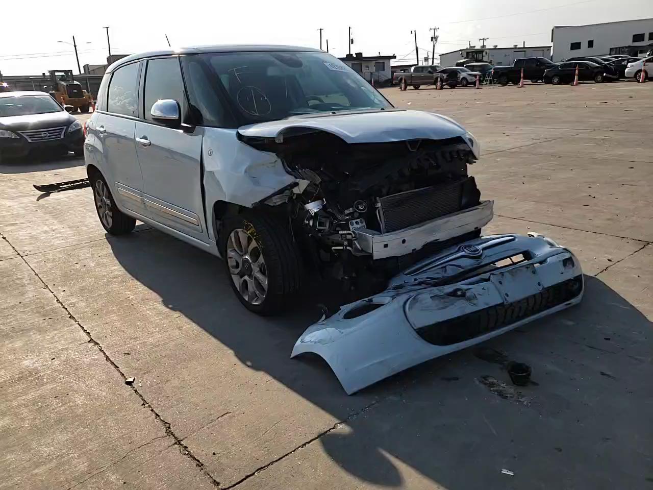 2014 FIAT 500L LOUNG ZFBCFACHXEZ029823