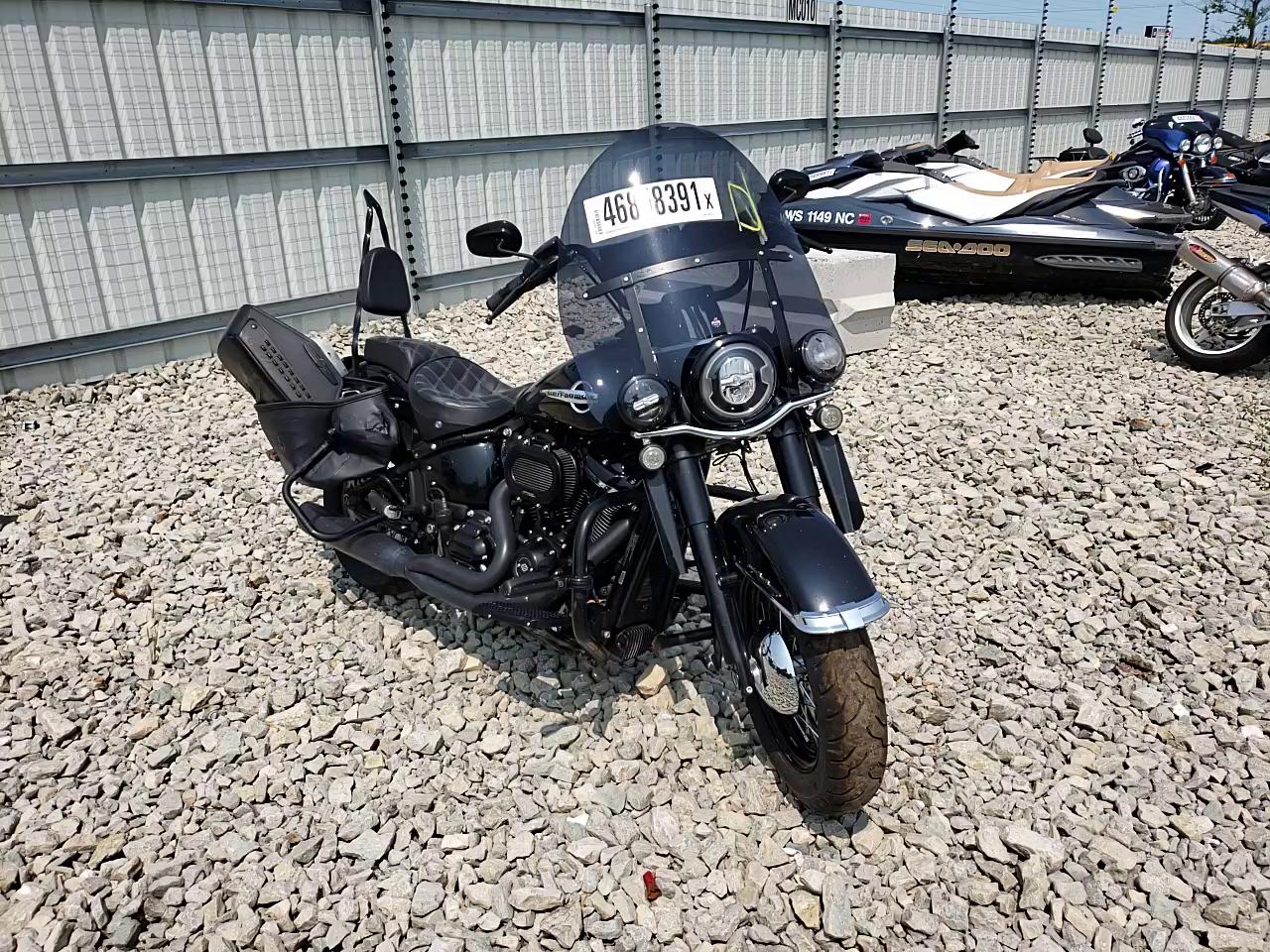 2019 HARLEY-DAVIDSON FLHCS 1HD1YBK25KB055346