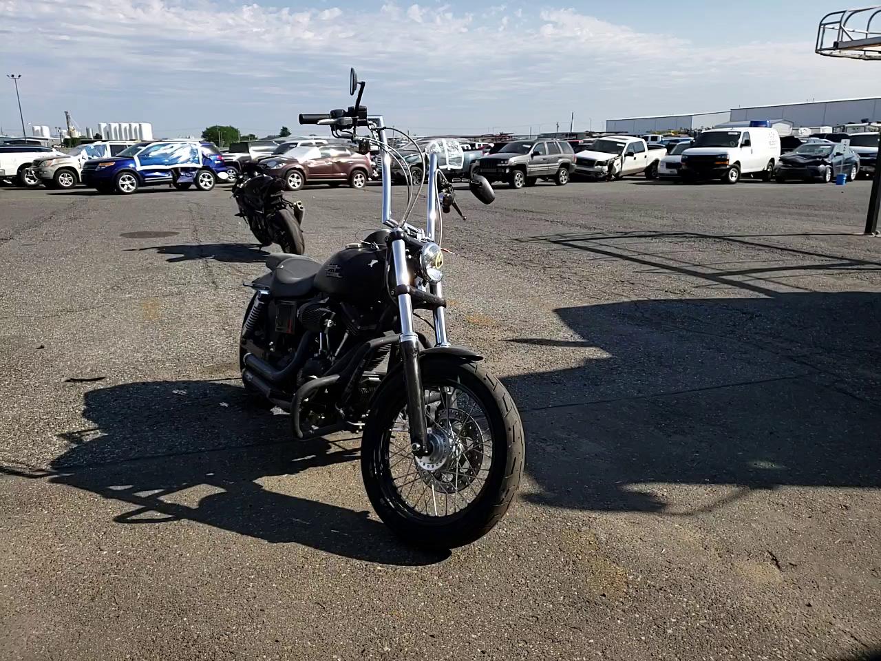 2016 HARLEY-DAVIDSON FXDB DYNA 1HD1GXM16GC324329