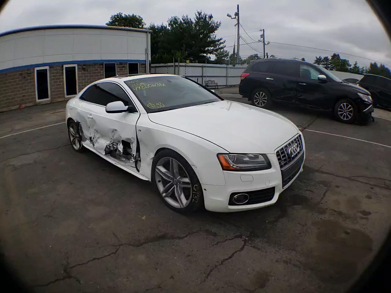 2010 AUDI S5 PREMIUM WAUCVAFR8AA050082