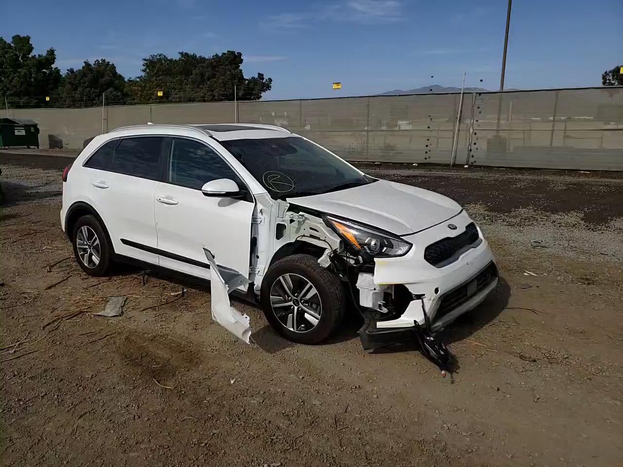 2020 KIA NIRO EX PR KNDCE3LC8L5414608