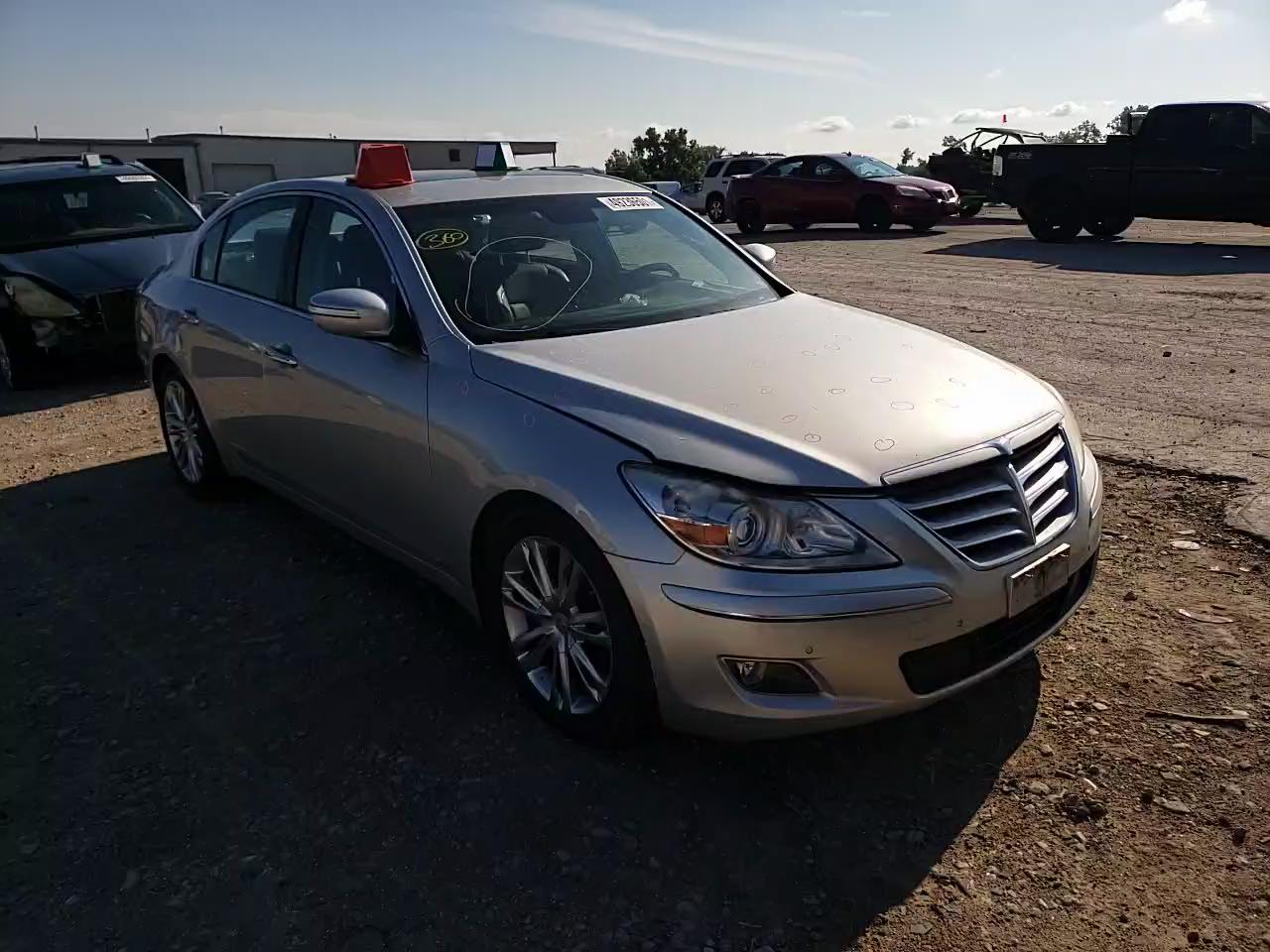 2010 HYUNDAI GENESIS 4. KMHGC4DF5AU100886
