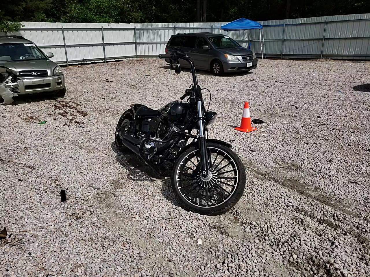 2017 HARLEY-DAVIDSON FXSB BREAK 1HD1BFV15HB034789