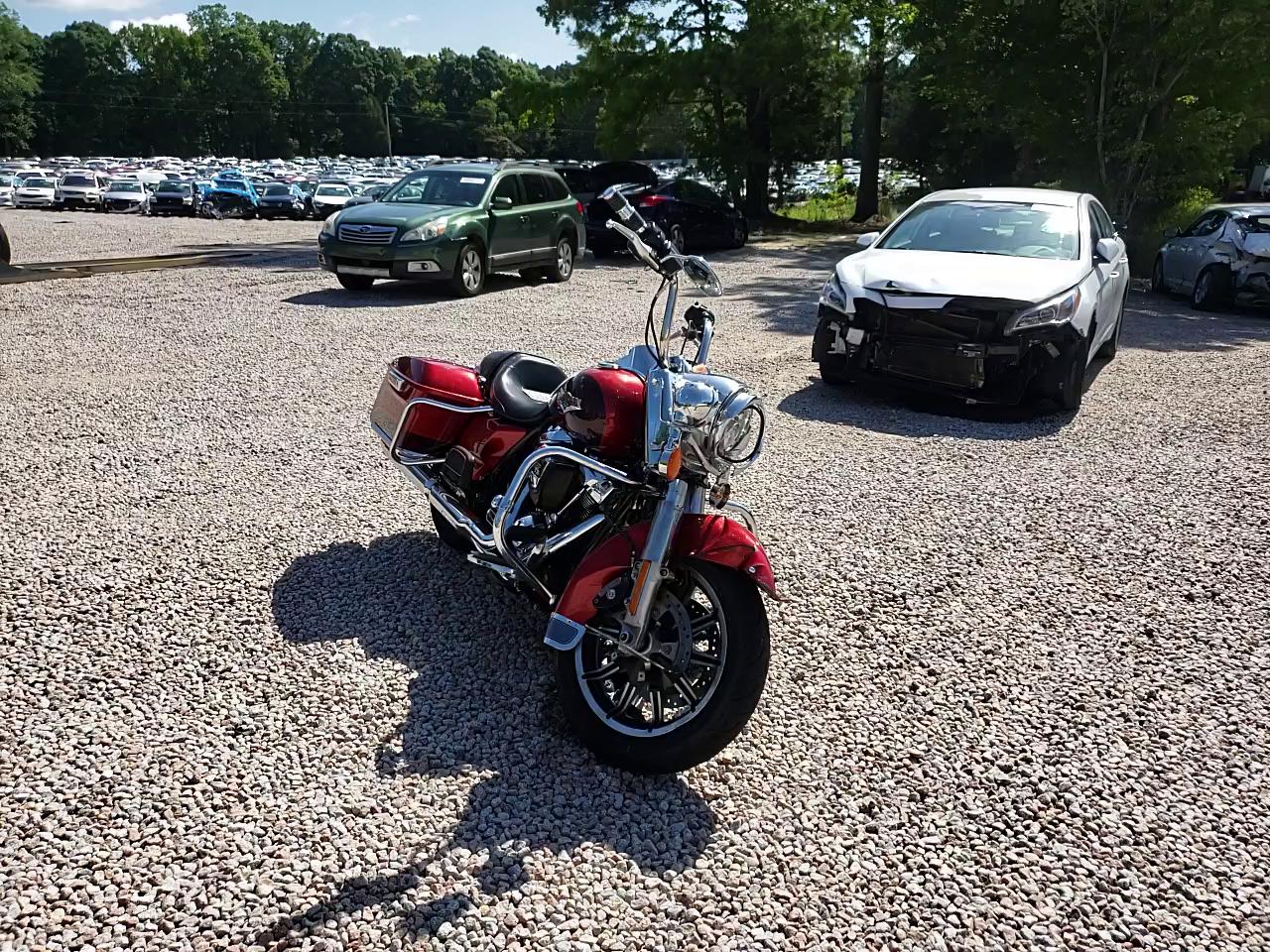 2019 HARLEY-DAVIDSON FLHR 1HD1FBC15KB631108