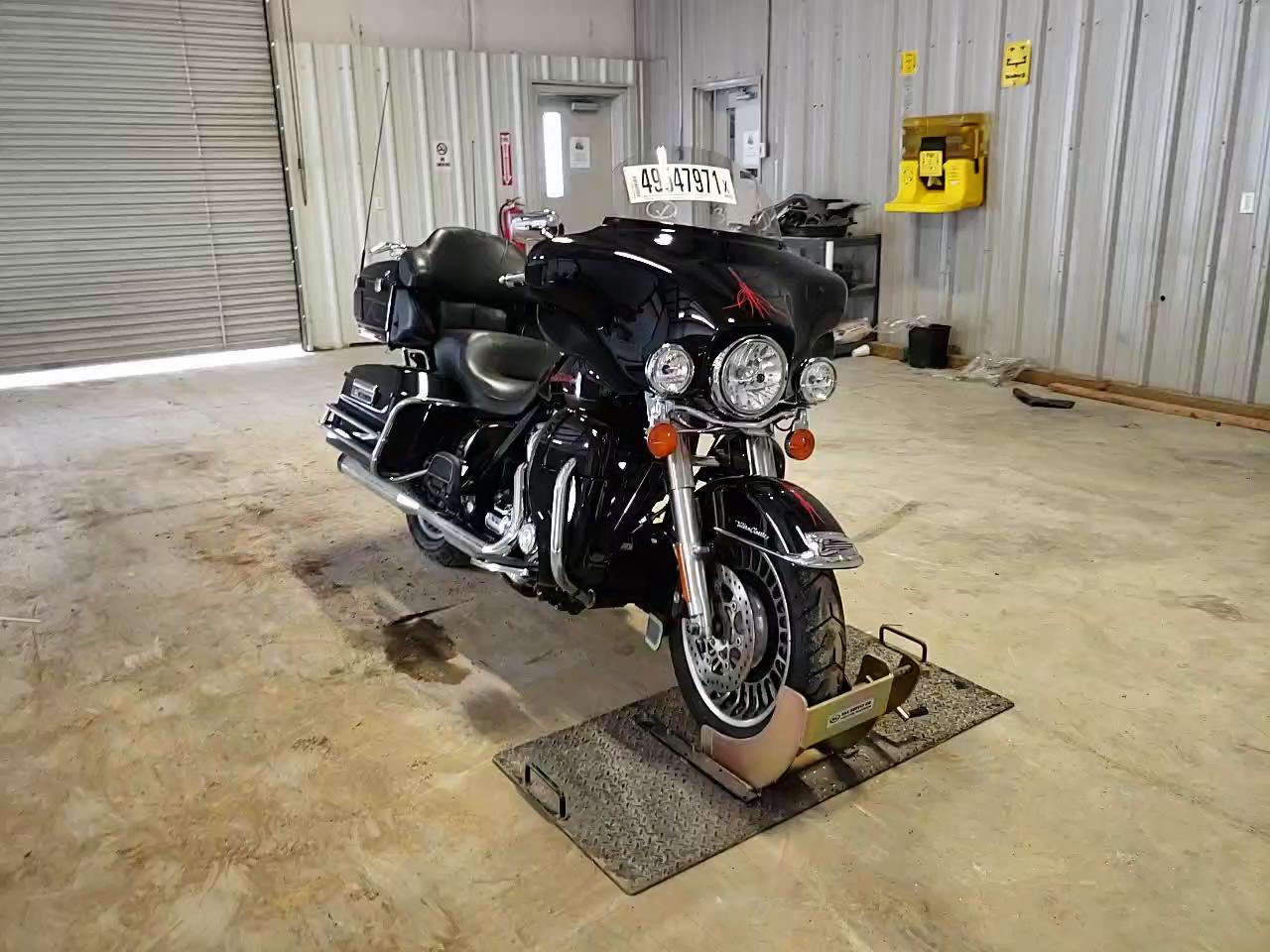 2009 HARLEY-DAVIDSON FLHTCU 1HD1FC4149Y690615
