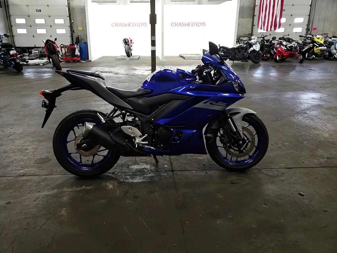 2021 YAMAHA YZFR3 A MH3RH18Y0MK006067