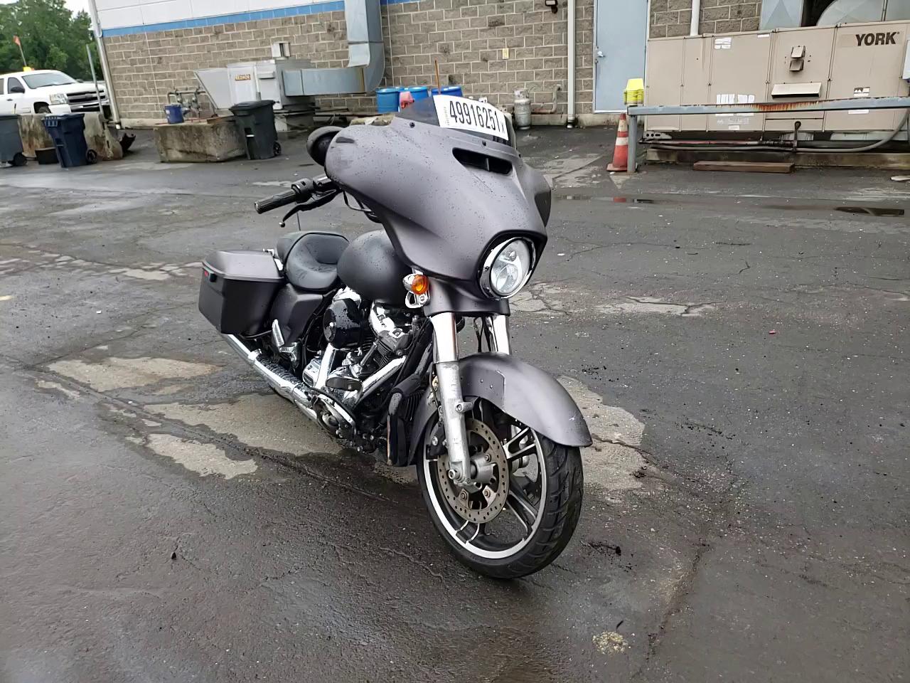 2017 HARLEY-DAVIDSON FLHXS STRE 1HD1KRC18HB687976