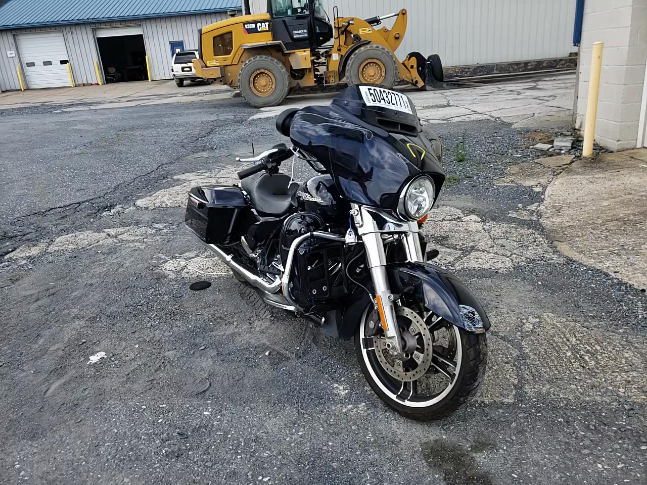 2019 HARLEY-DAVIDSON FLHX 1HD1KBC17KB656796
