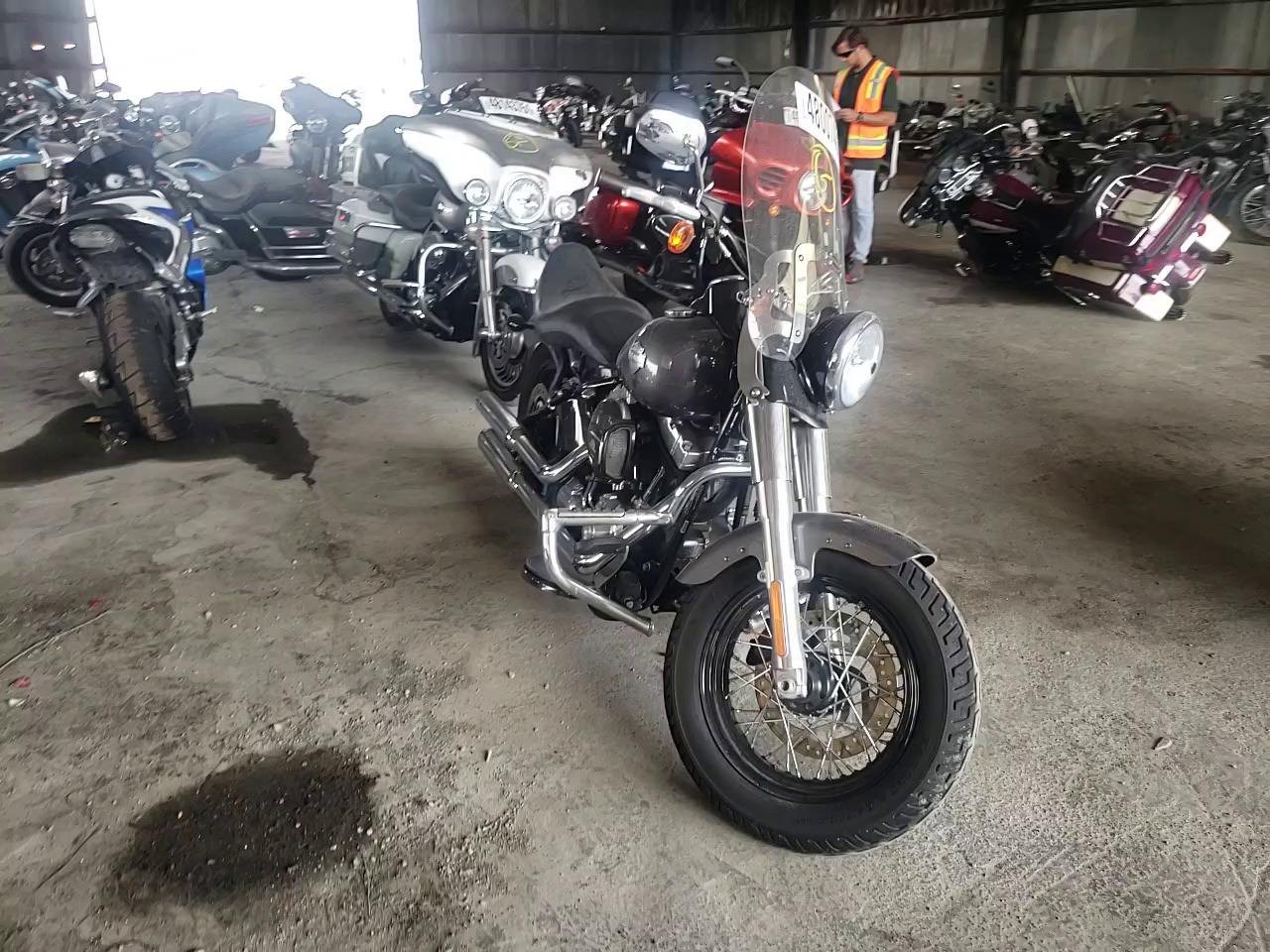 2016 HARLEY-DAVIDSON FLS SOFTAI 1HD1JRV14GB021504
