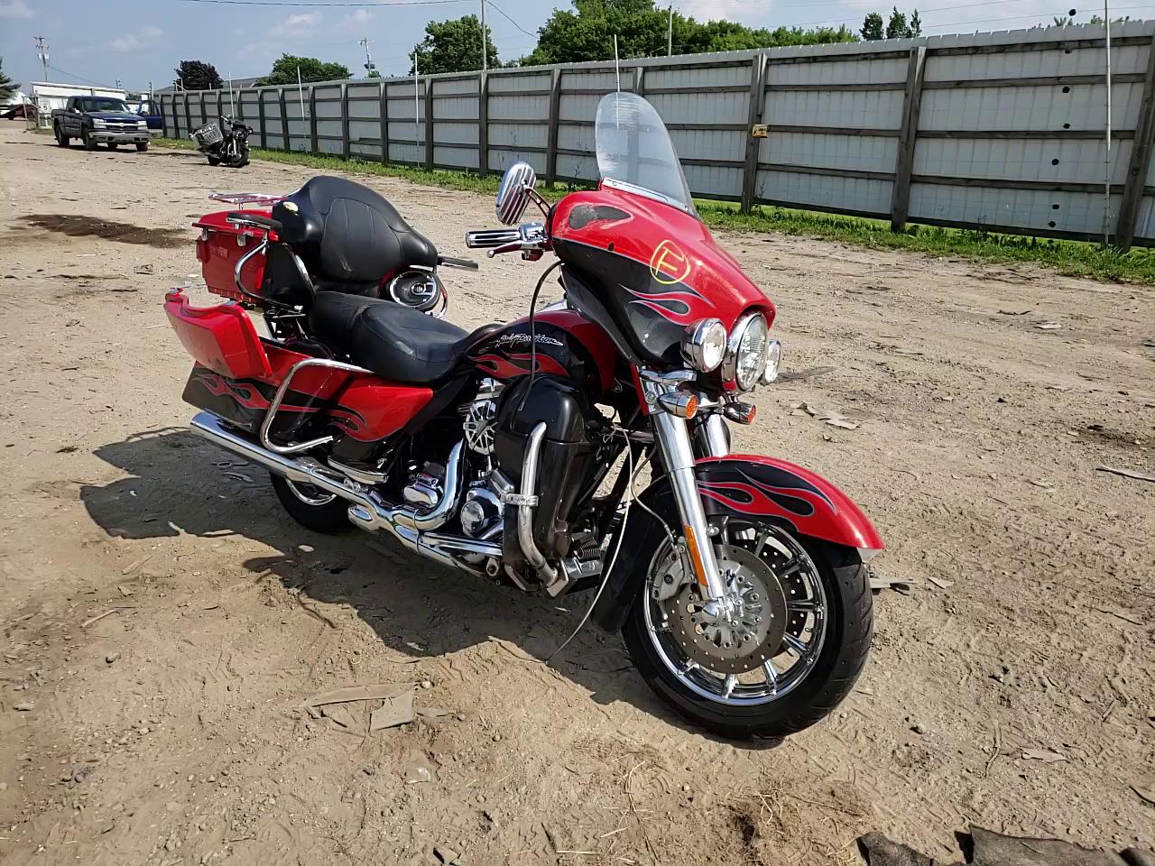 2010 HARLEY-DAVIDSON FLHTCUSE5 1HD1PR815AB953597