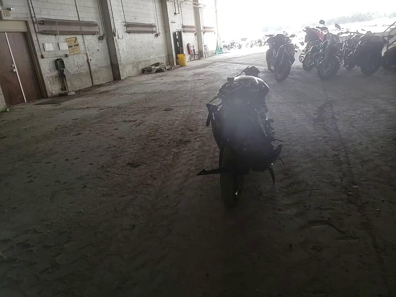 2021 YAMAHA YZFR1 JYARN66E3MA001458