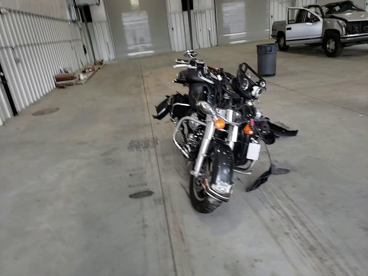 2008 HARLEY-DAVIDSON FLHTCUI 1HD1FC4188Y608383
