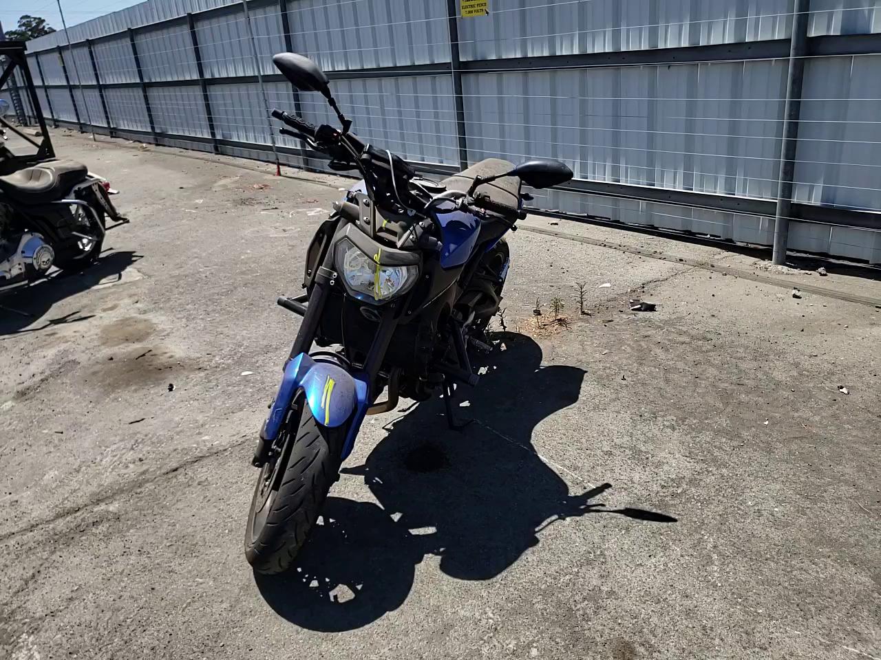 2016 YAMAHA FZ09 C JYARN33Y7GA002596