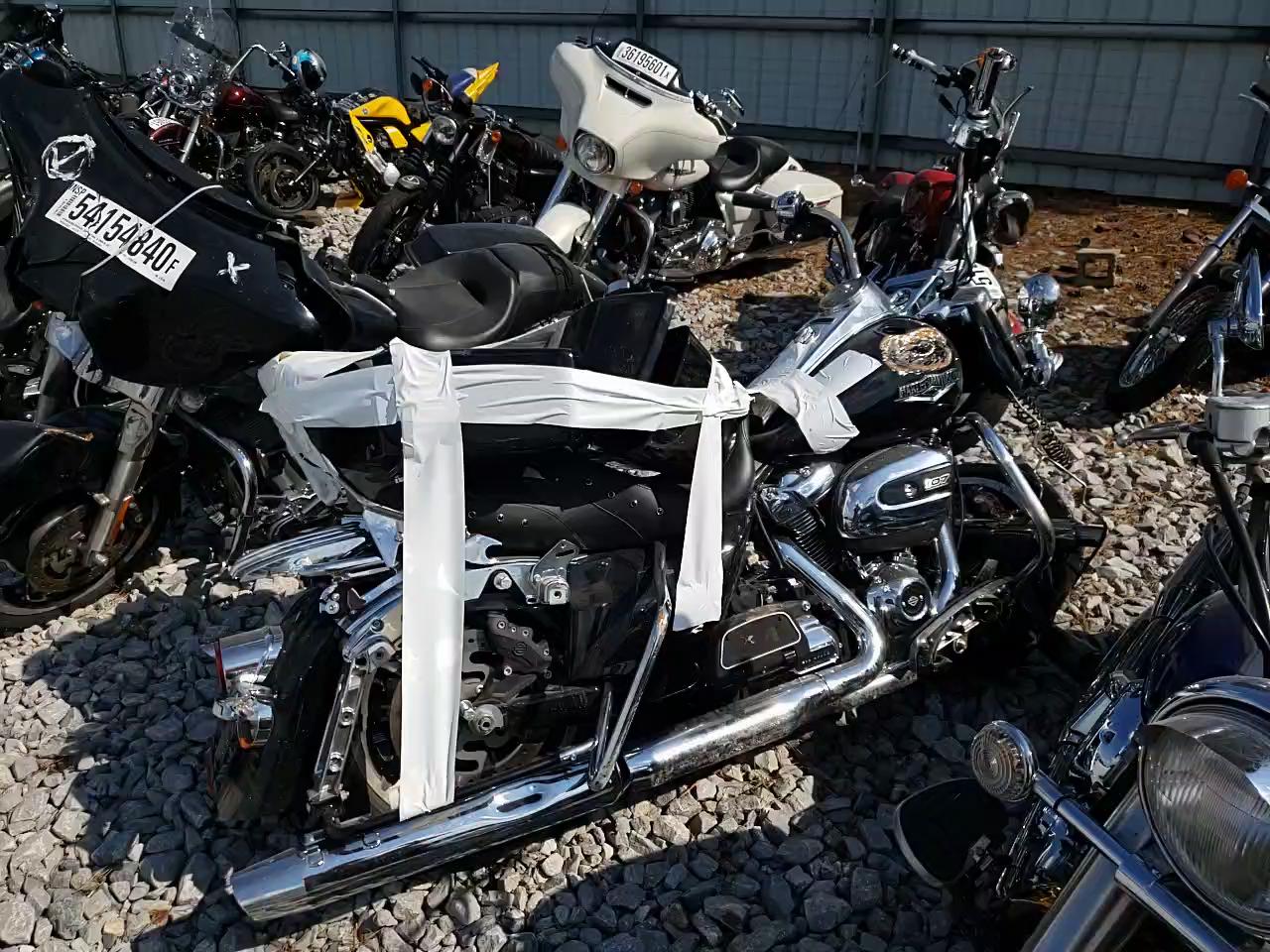 2019 HARLEY-DAVIDSON FLHR 1HD1FBC10KB680877