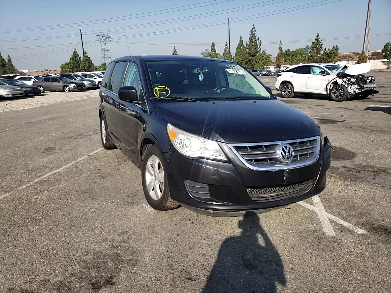 2010 VOLKSWAGEN ROUTAN SE 2V4RW3D19AR166802