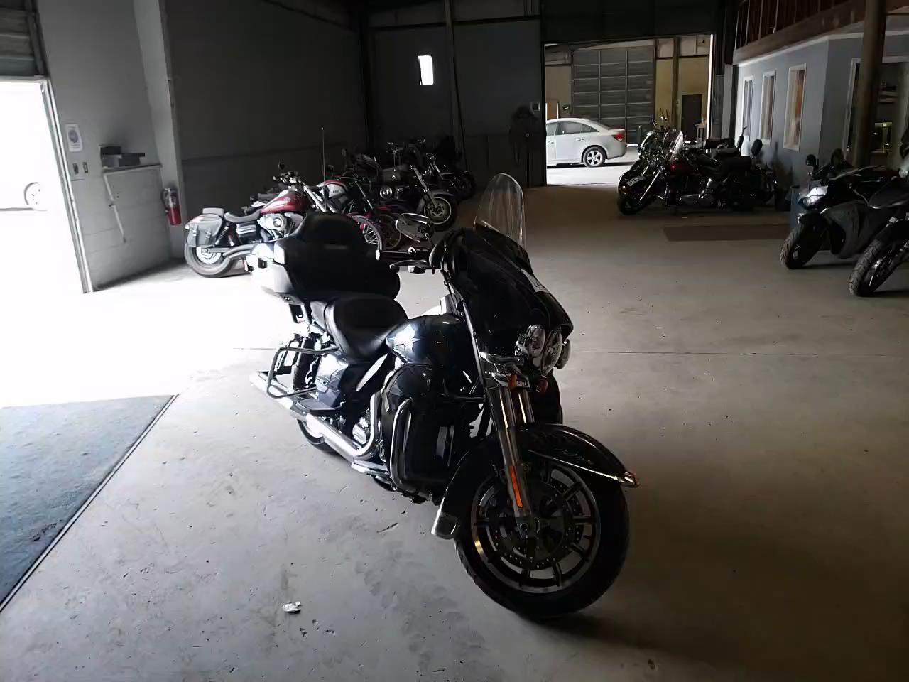 2015 HARLEY-DAVIDSON FLHTCU ULT 1HD1FCM13FB692127