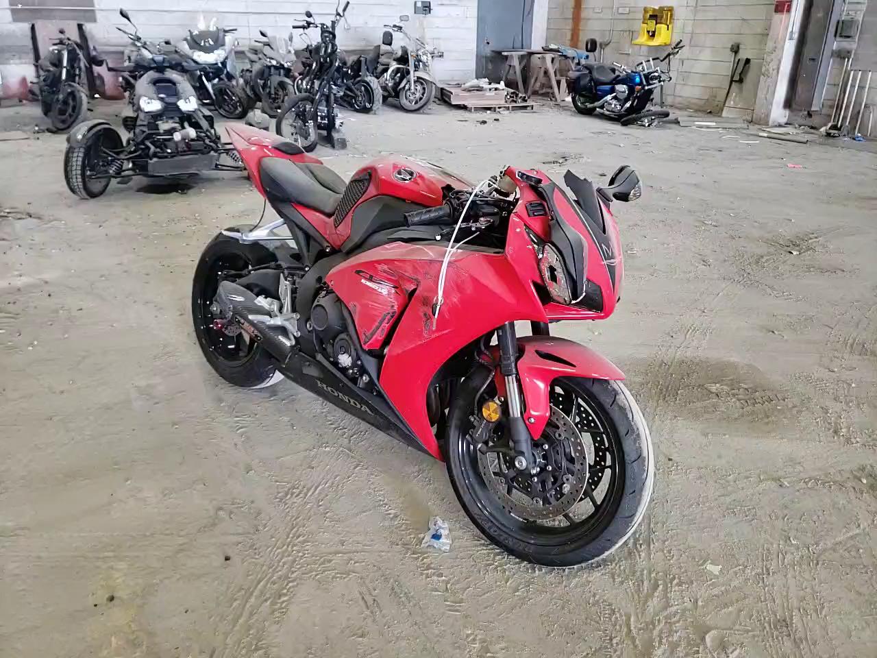 2015 HONDA CBR1000 RR JH2SC5953FK700174