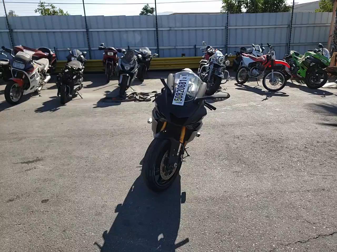 2017 YAMAHA YZFR6 C JYARJ28Y8HA001022