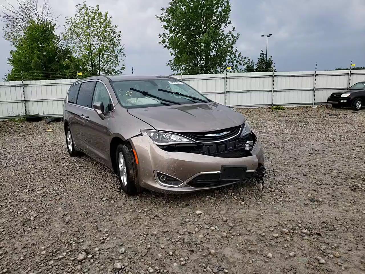 2018 CHRYSLER PACIFICA H 2C4RC1H73JR139763