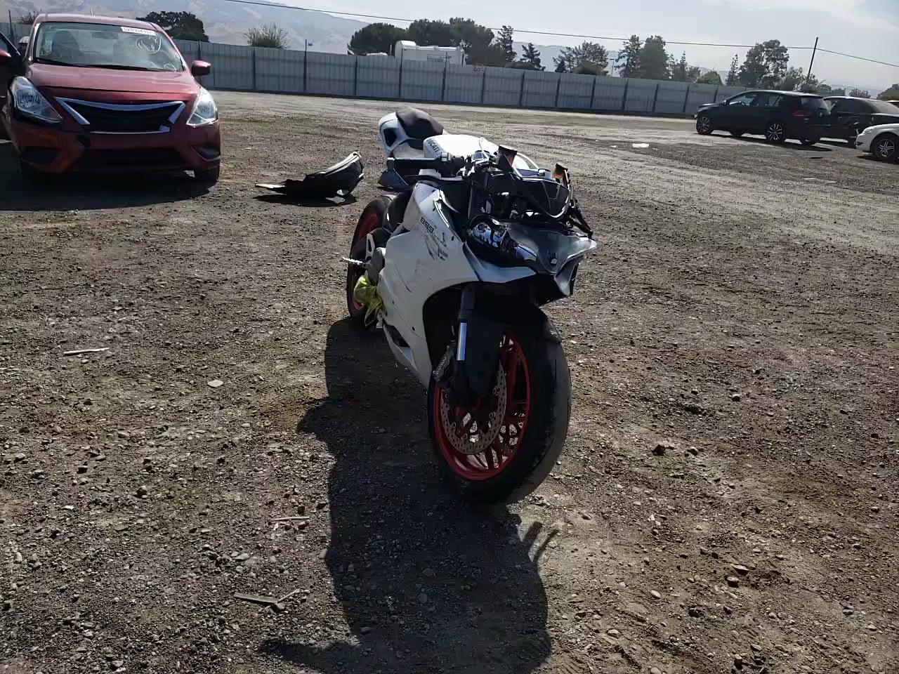 2015 DUCATI SUPERBIKE ZDM14BUW3FB025060