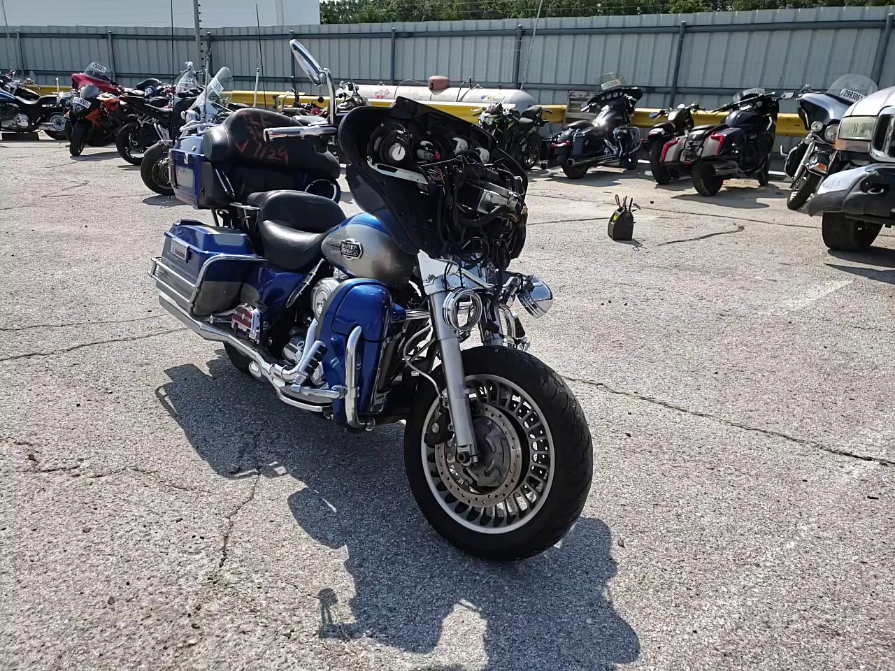 2009 HARLEY-DAVIDSON FLHTCU 1HD1FC4169Y658572