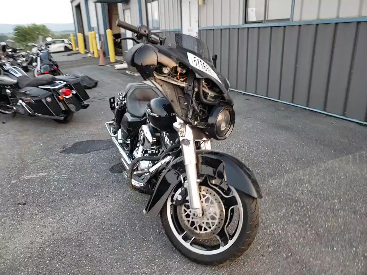 2010 HARLEY-DAVIDSON FLHTC 1HD1KB414AB610484