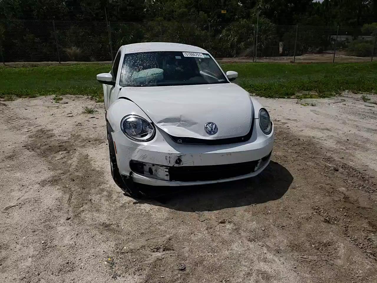 2016 VOLKSWAGEN BEETLE SE 3VWJ17AT3GM614368