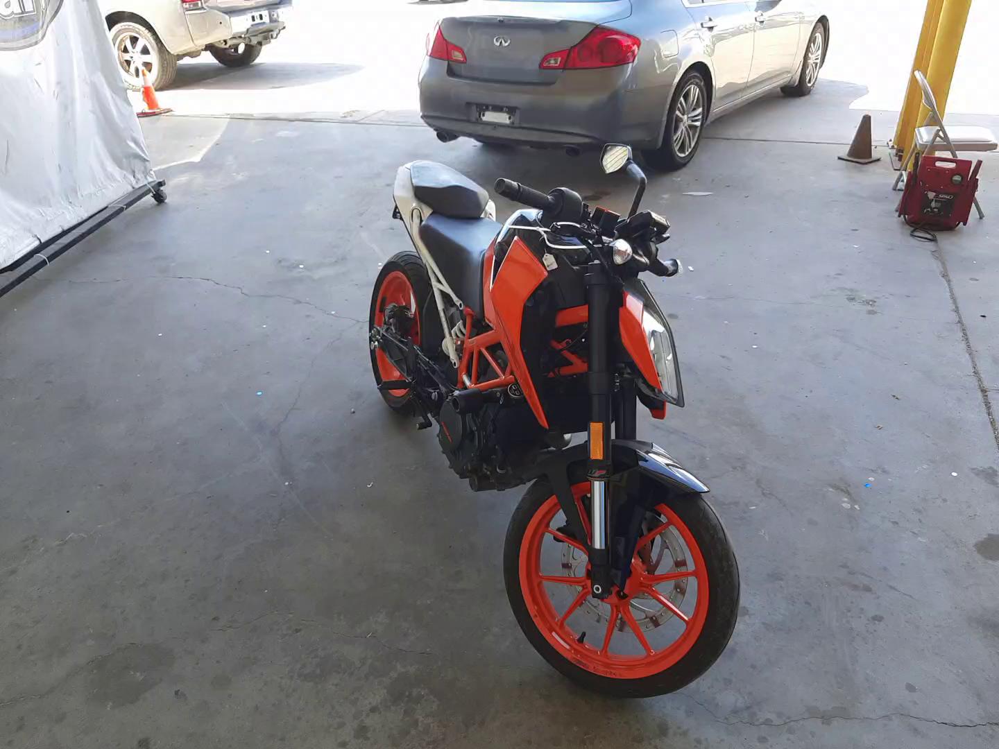 2017 KTM DUKE 390 MD2JPJ402HC215822