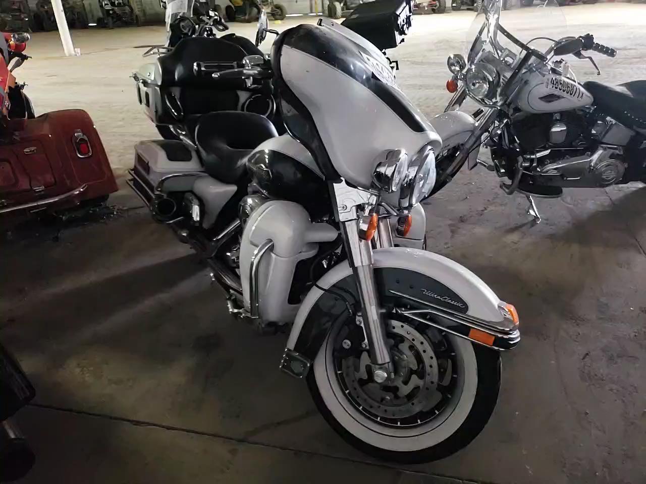 2008 HARLEY-DAVIDSON FLHTCUI 1HD1FC41X8Y647704