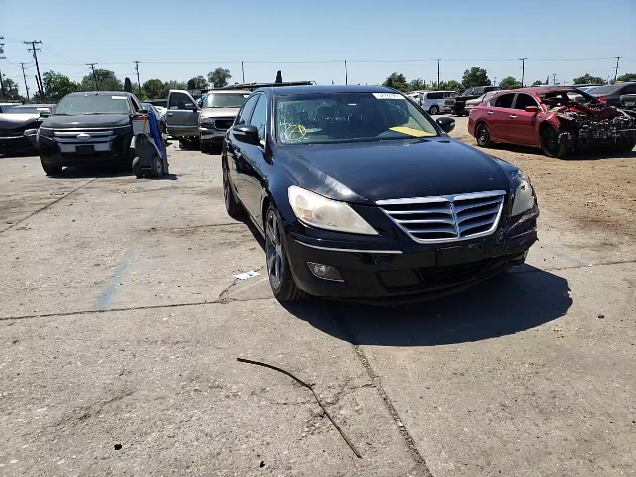 2011 HYUNDAI GENESIS 4. KMHGC4DF3BU116361