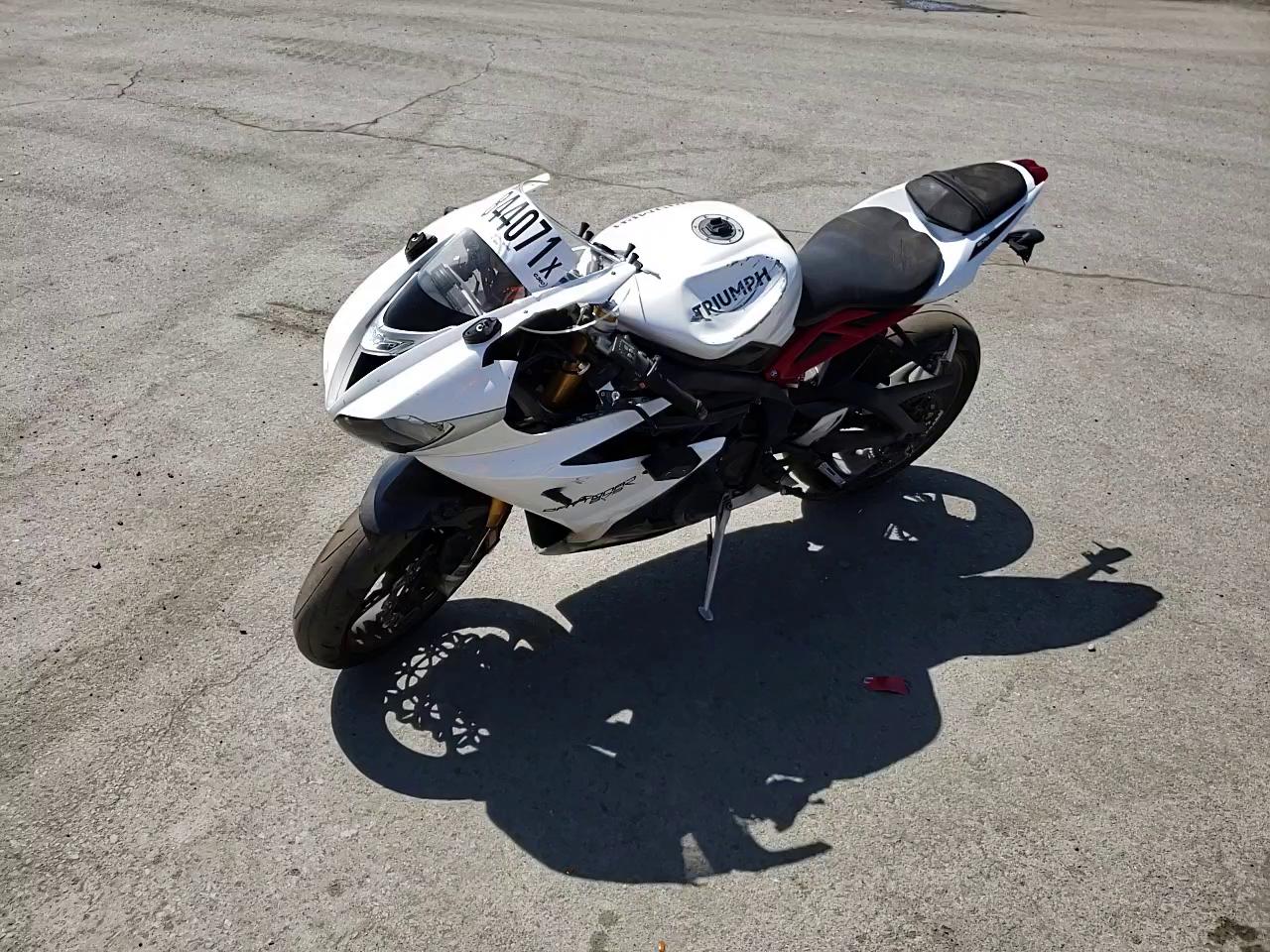 2015 TRIUMPH MOTORCYCLE DAYTONA 67 SMTA02YK2FJ687444