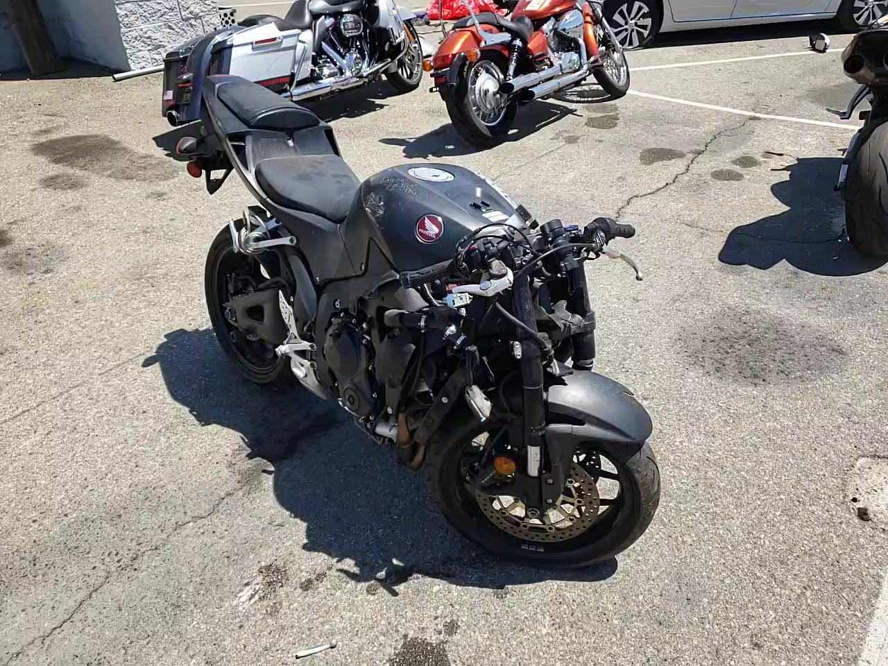 2019 HONDA CBR600RR JH2PC40H2KK500016