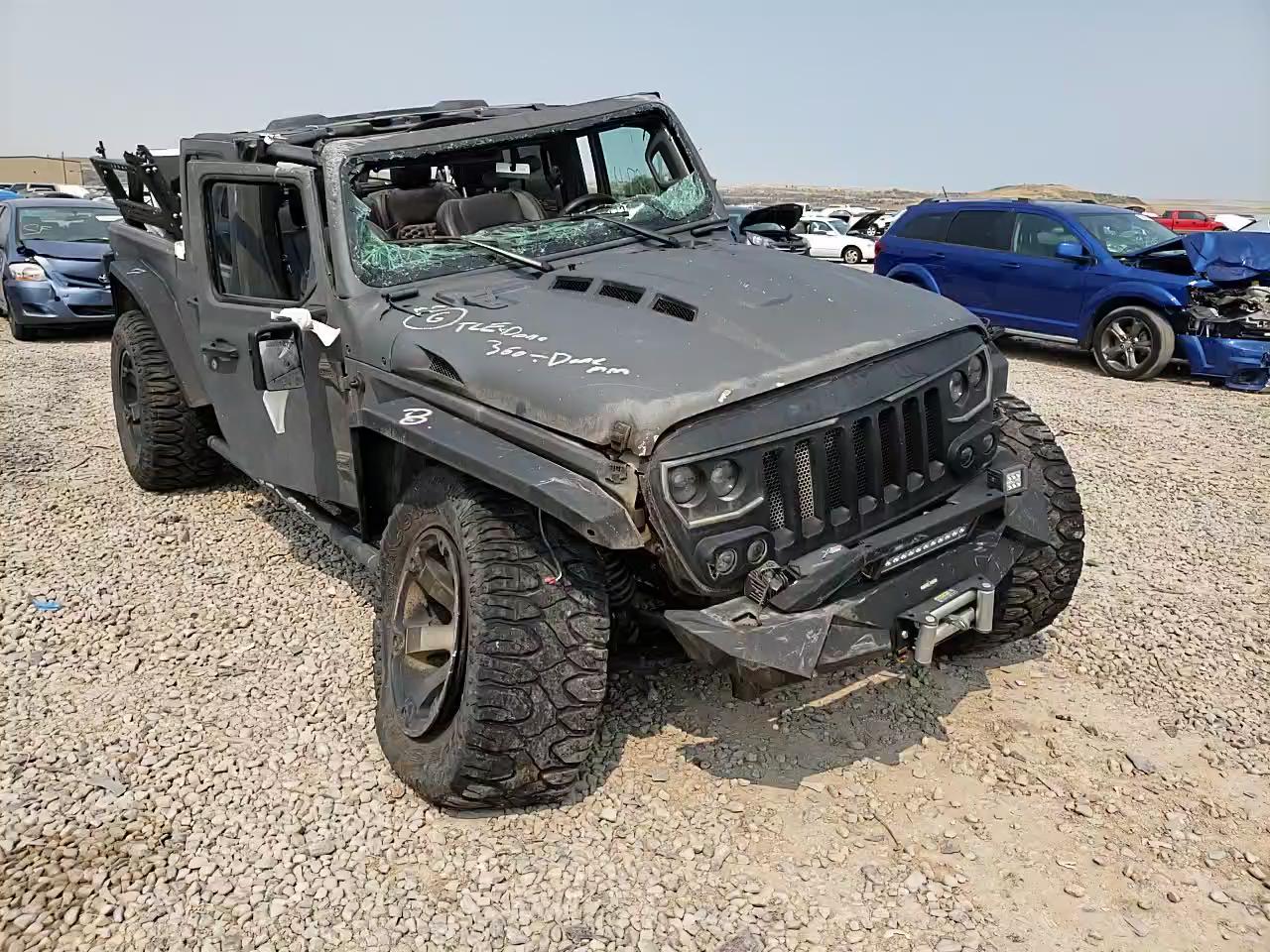 2020 JEEP GLADIATOR 1C6HJTAG2LL137156