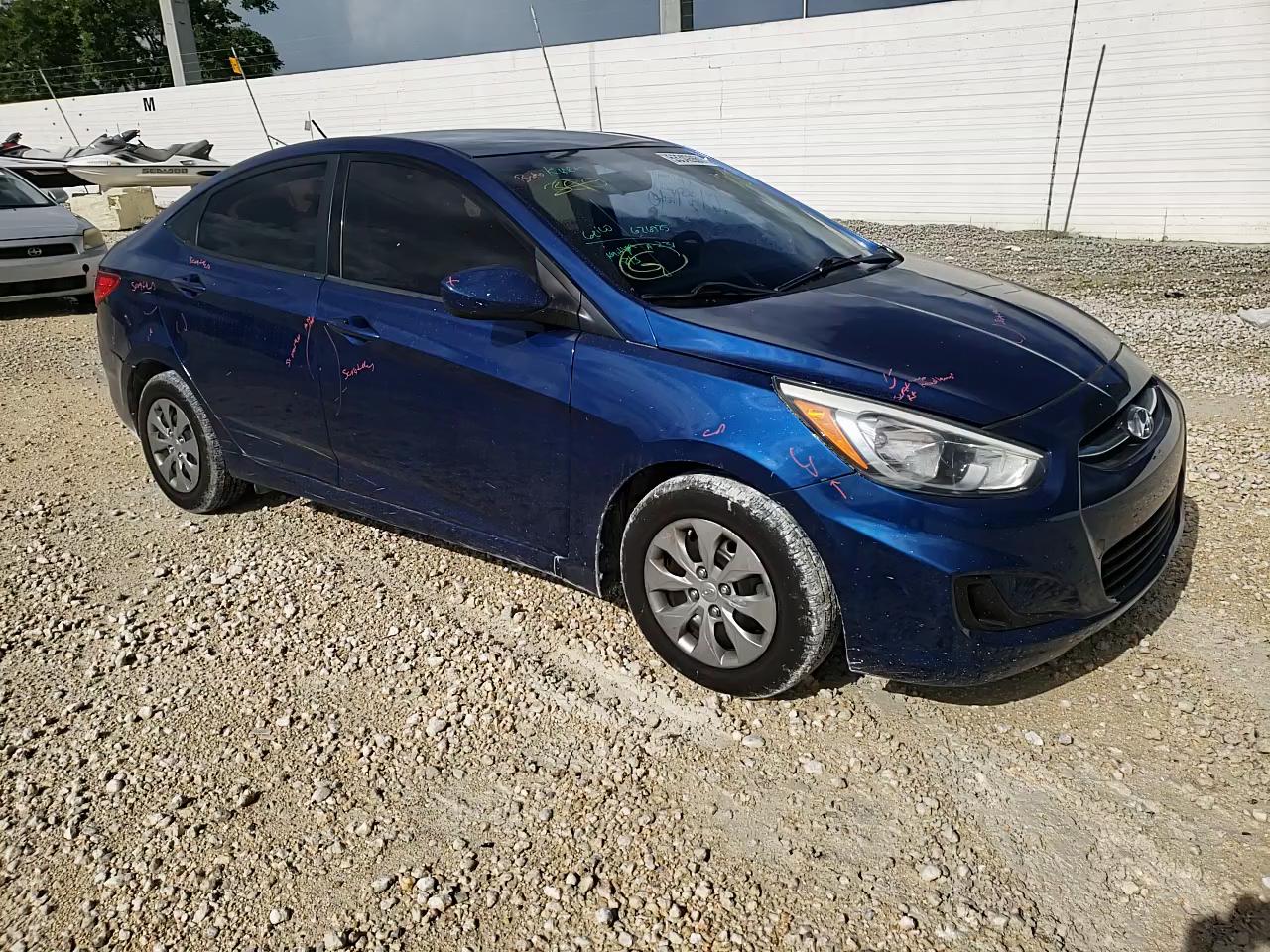 2015 HYUNDAI 230 KMHCT4AE4FU880039