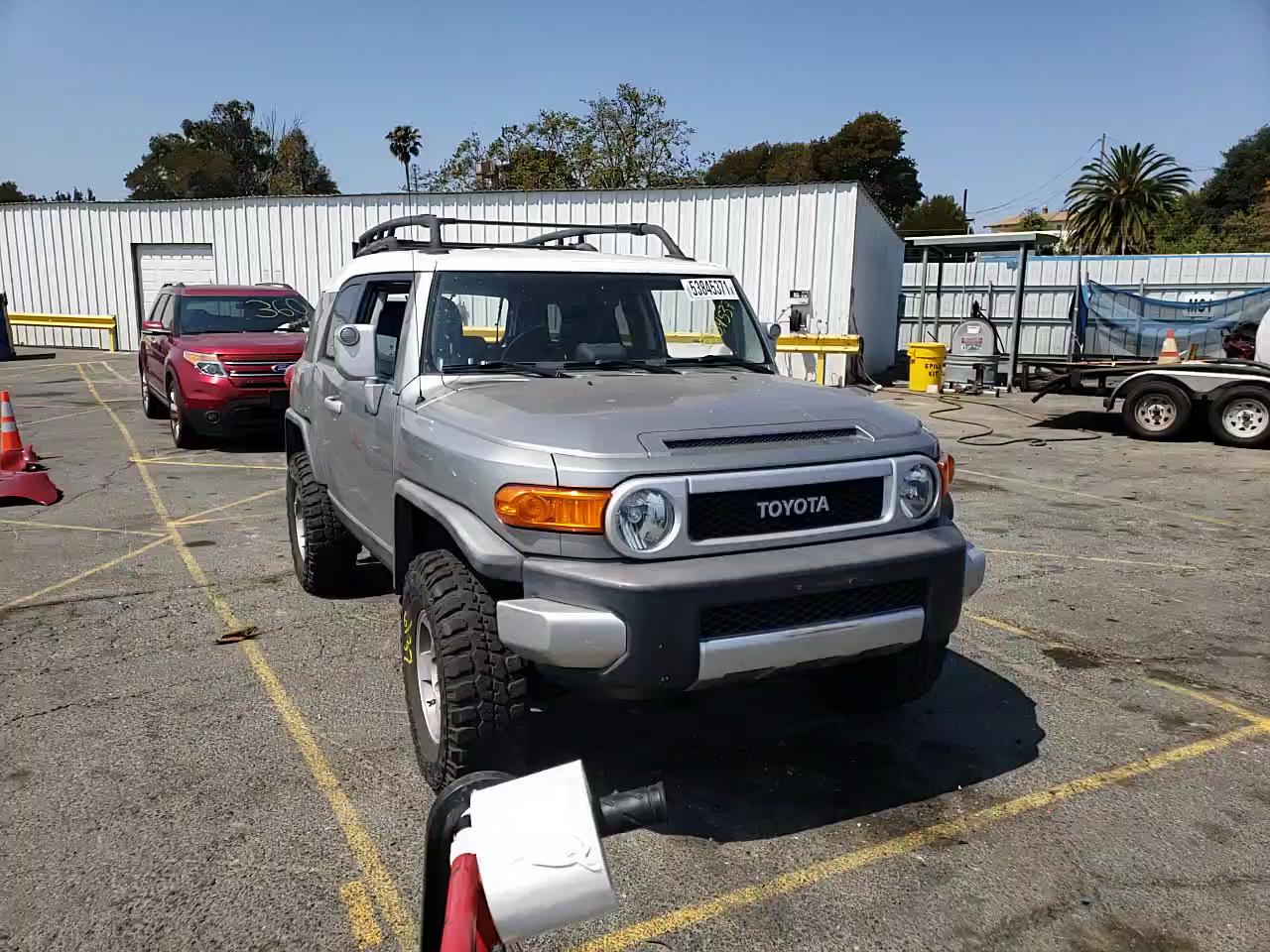 2010 TOYOTA FJ CRUISER JTEBU4BF2AK077914