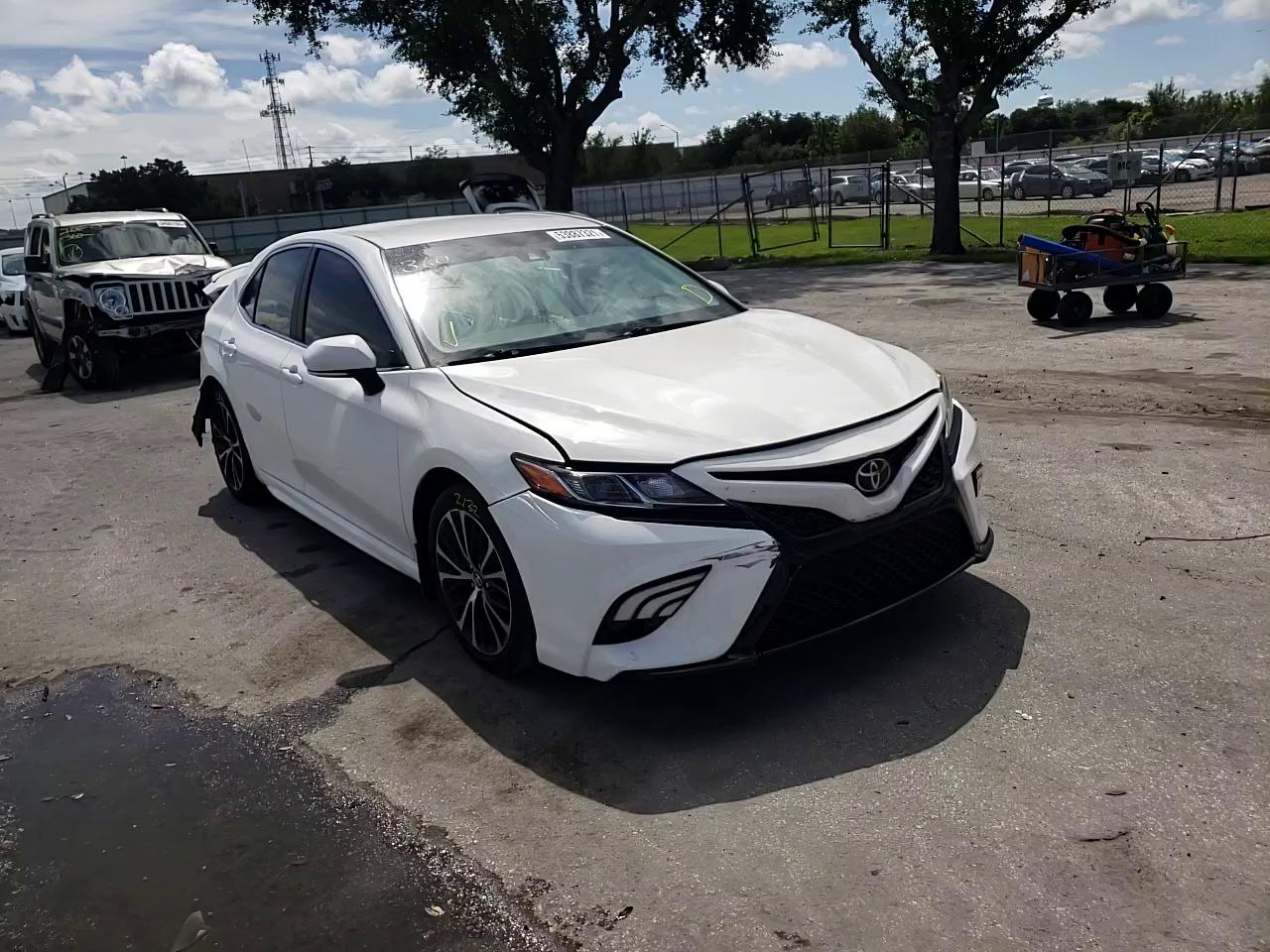 2018 TOYOTA CAMRY L/LE 4T1B11HK9JU027673
