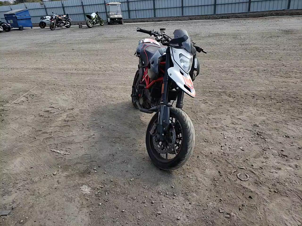 2011 DUCATI HYPERMOTAR ZDM1YACR2BB020808