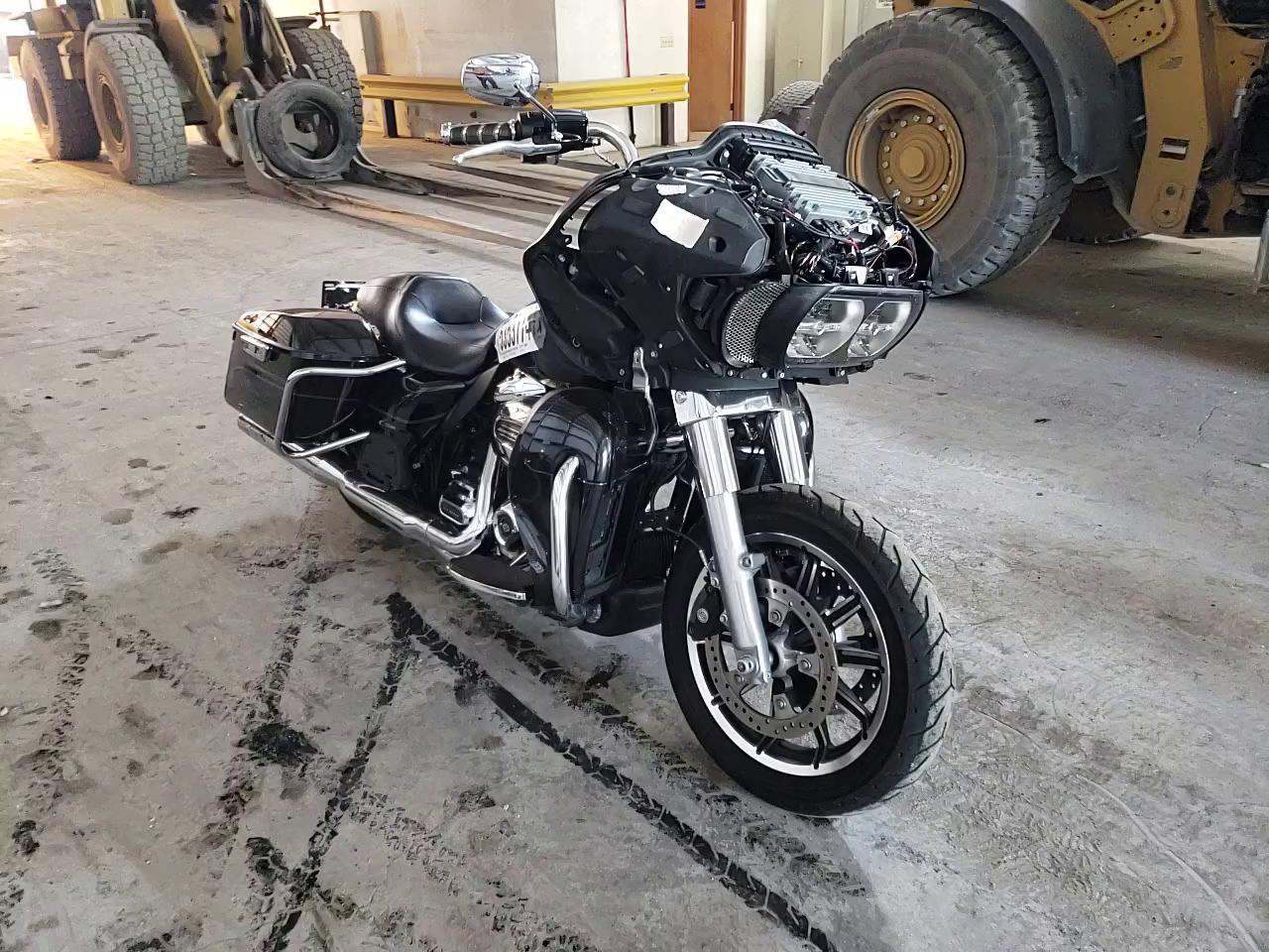 2017 HARLEY-DAVIDSON FLTRU 1HD1KGD16HB677157