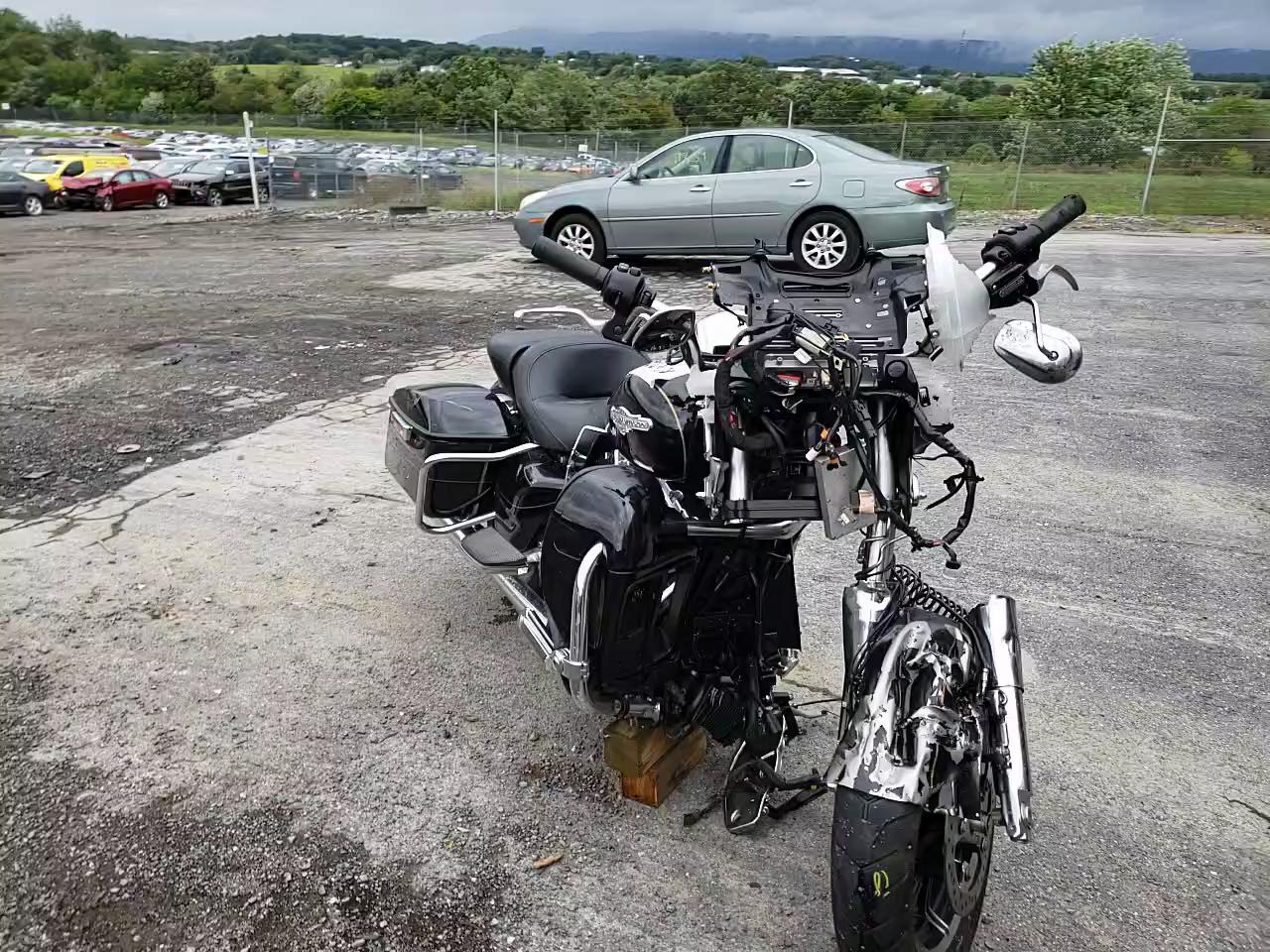 2015 HARLEY-DAVIDSON FLHTK SHRI 1HD1KNL16FB627233