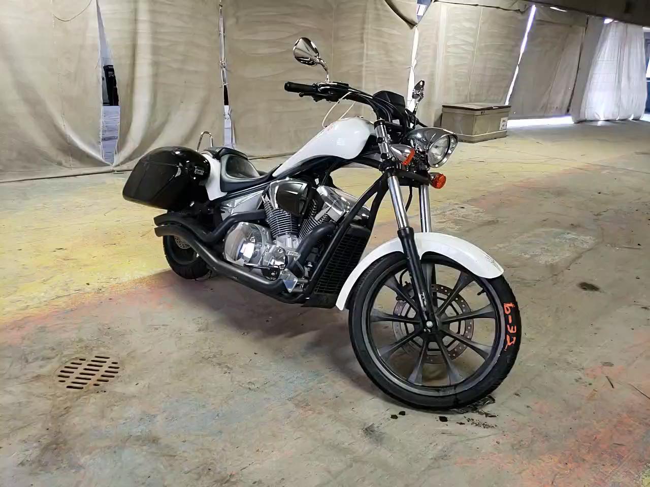 2011 HONDA VT1300 CX JH2SC6148BK001206