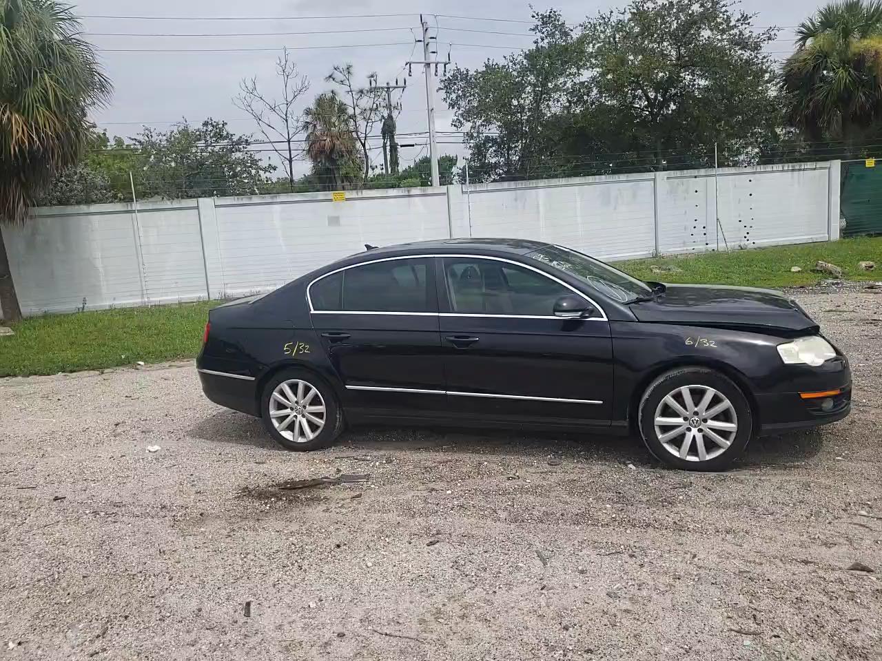2010 VOLKSWAGEN PASSAT KOM WVWJK7ANXAE067114